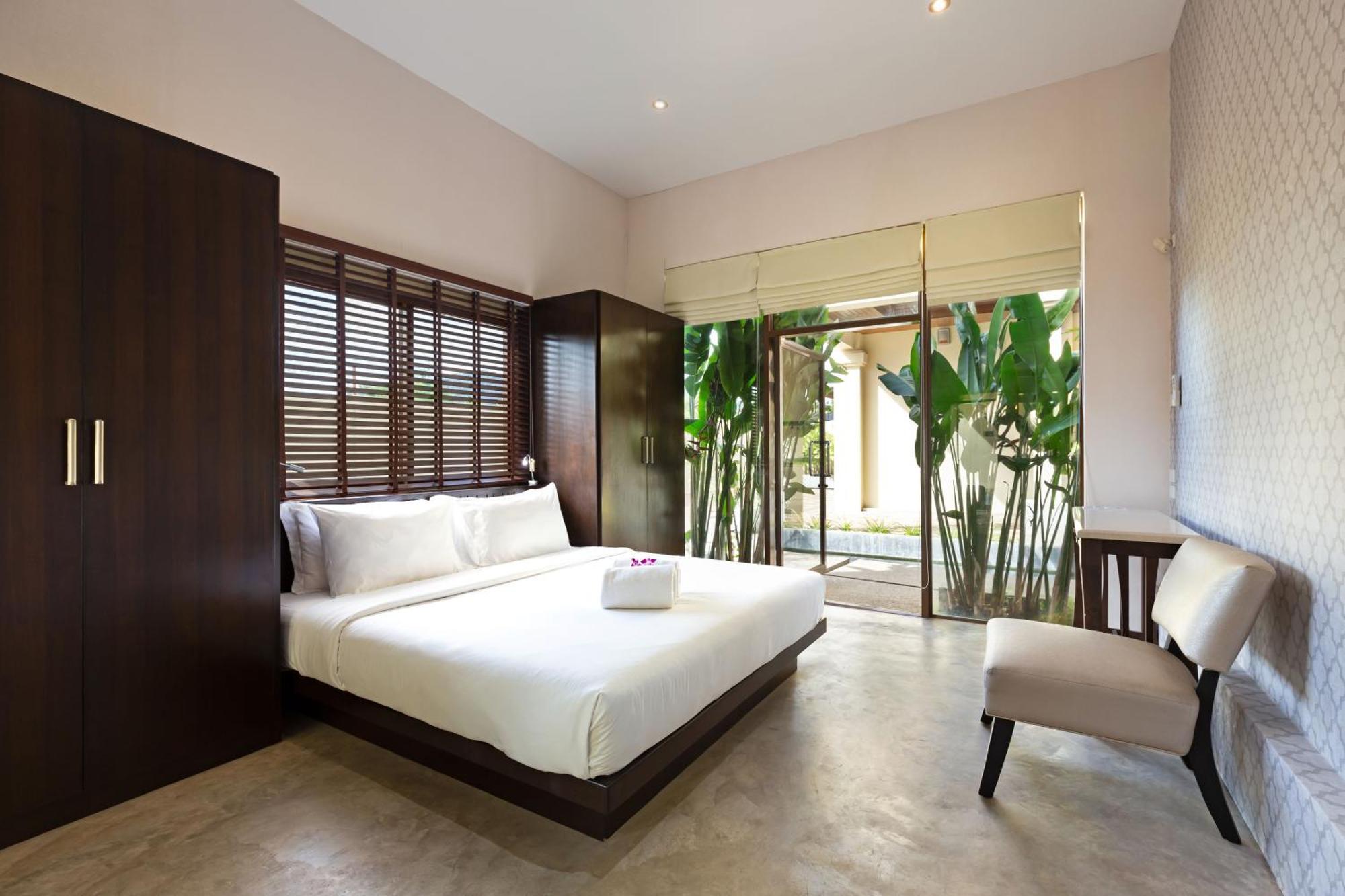 Extraordinary Courtyard 6Br Pool Villa Sri Suri, Naiharn Rawai Екстер'єр фото