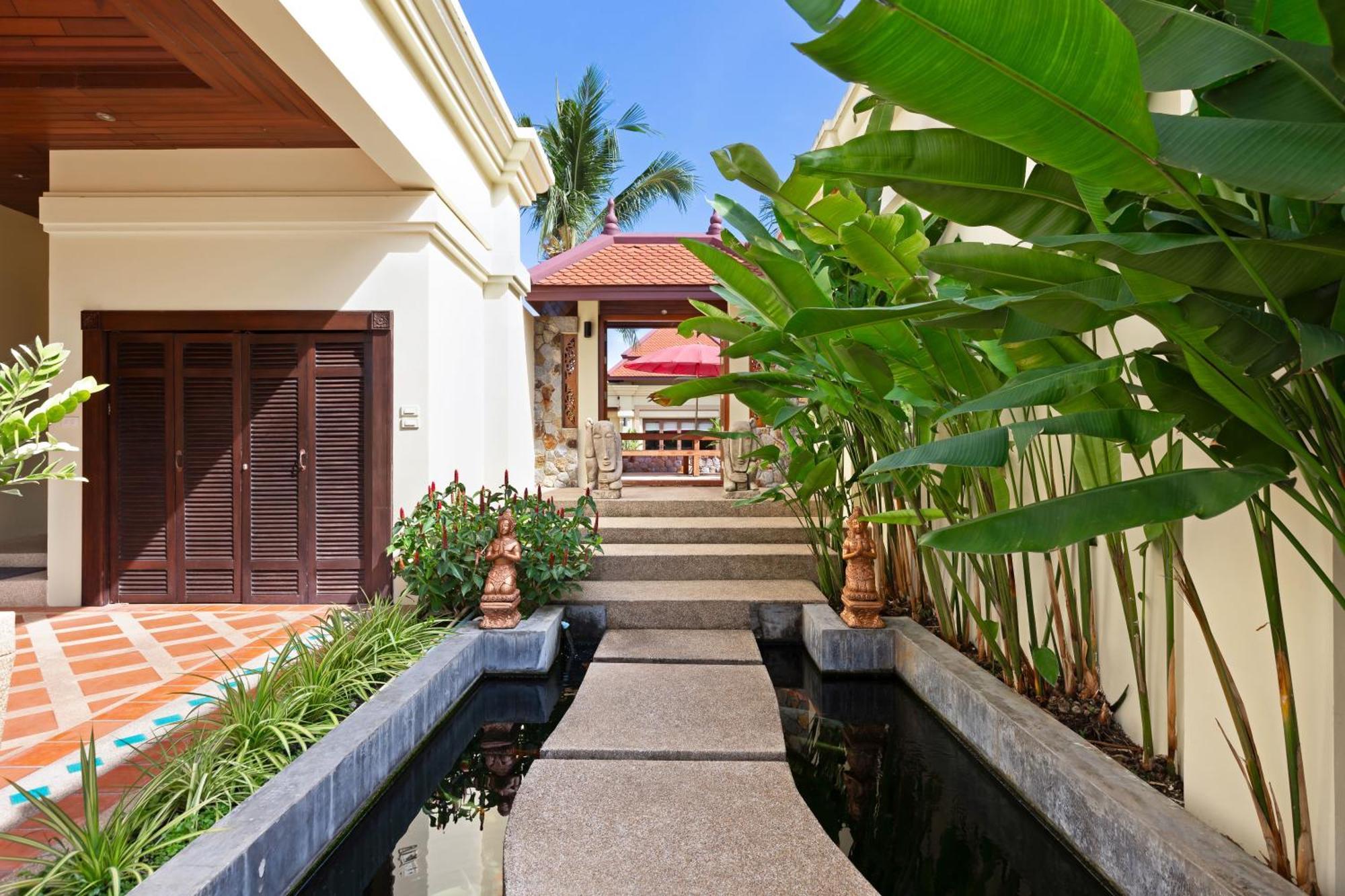Extraordinary Courtyard 6Br Pool Villa Sri Suri, Naiharn Rawai Екстер'єр фото